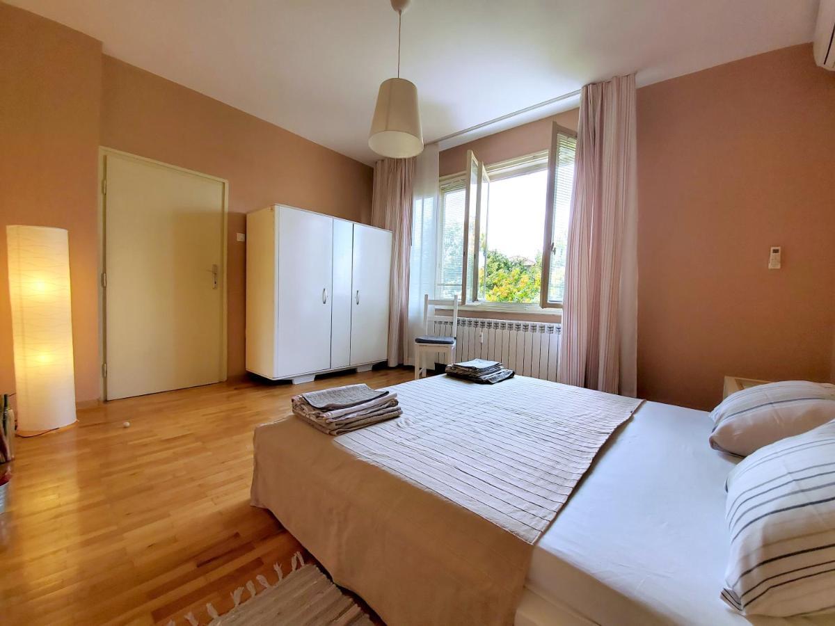 Sunny Central Apartment Sofia Bagian luar foto
