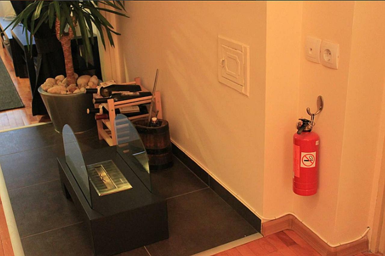 Sunny Central Apartment Sofia Bagian luar foto
